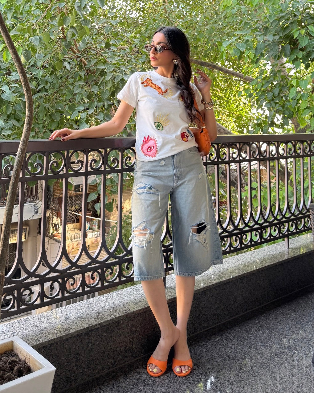 Roar Tee