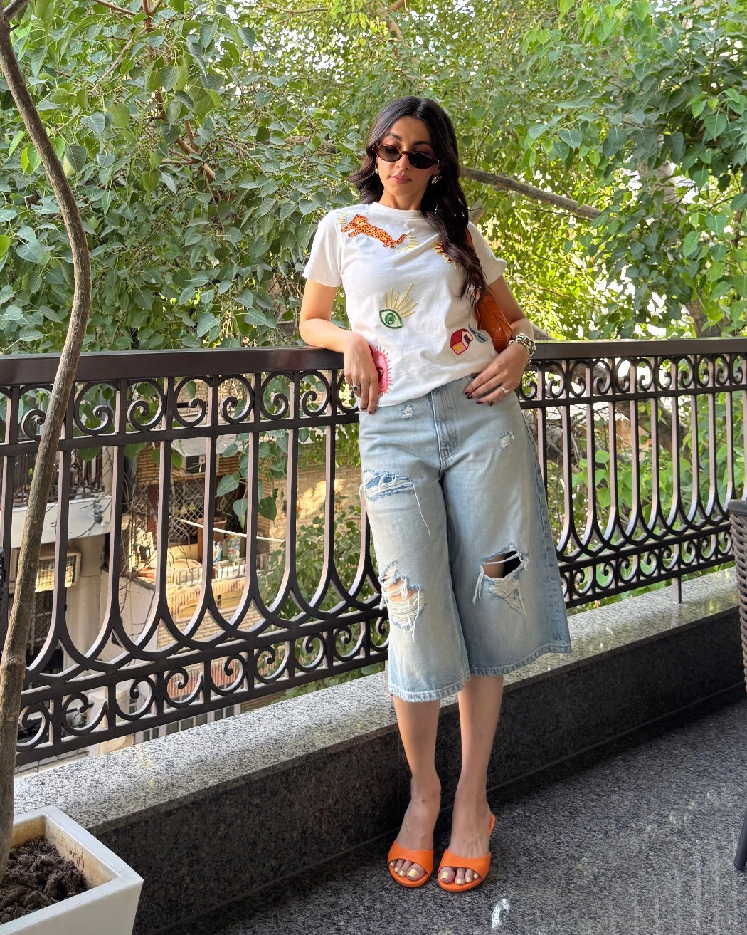 Roar Tee