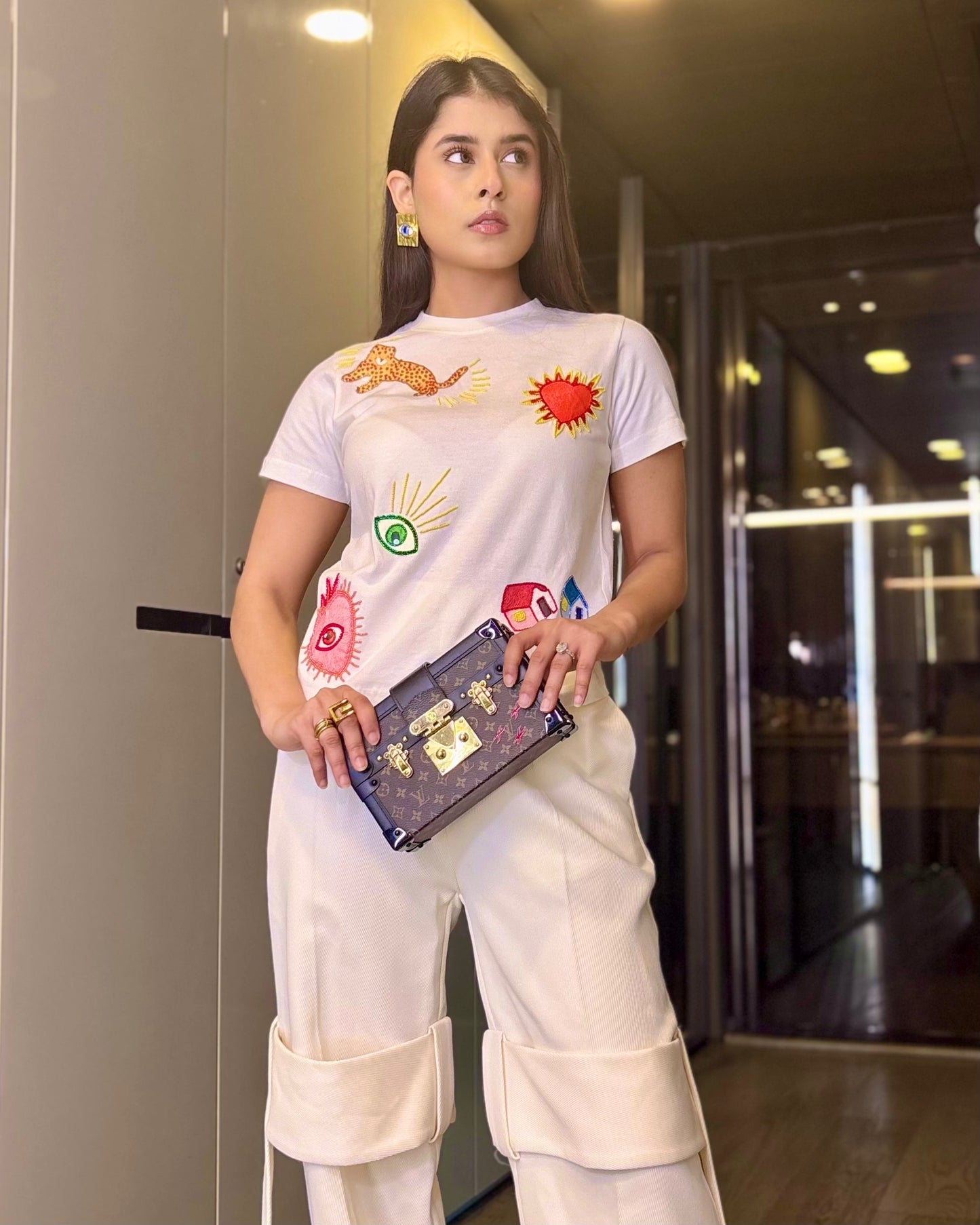 Roar Tee